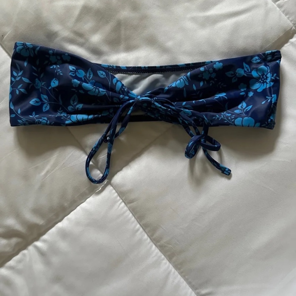 Strapless bathing suit top
